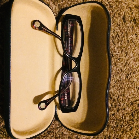 Discontinued Dolce & Gabbana Eyeglasses.
Not in original case.
They run small. - Picture 6 of 9